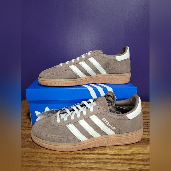 adidas Handball Spezial Earth Strata Gum IF6490 Women's Size 7.5 New - Picture 8 of 13